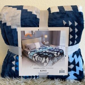 Southwest Style King Size Blanket brand New Aztec print Navy blue gray color